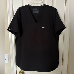 Figs Catarina One Pocket Scrub Top in Black